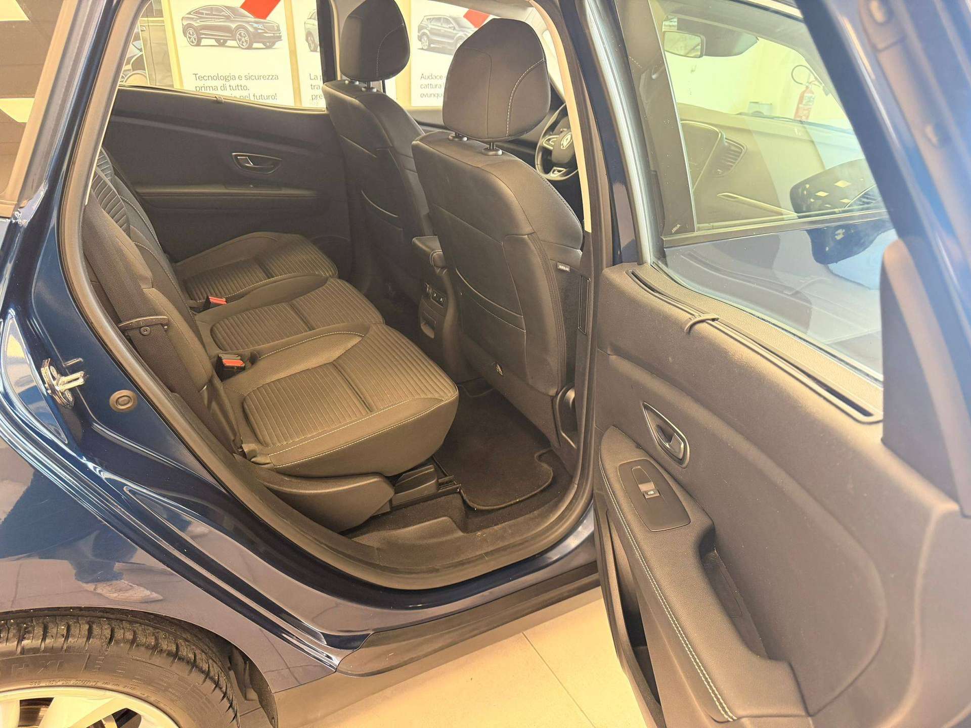 Renault Scenic  Scenic IV 2017 1.7 blue dci Business 120cv edc