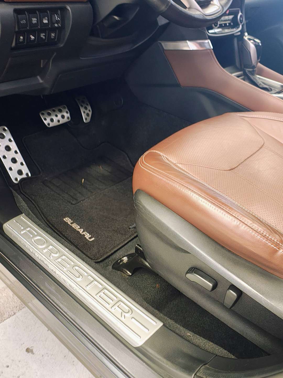 Subaru Forester  Forester 2.0i Premium lineartronic 4×4