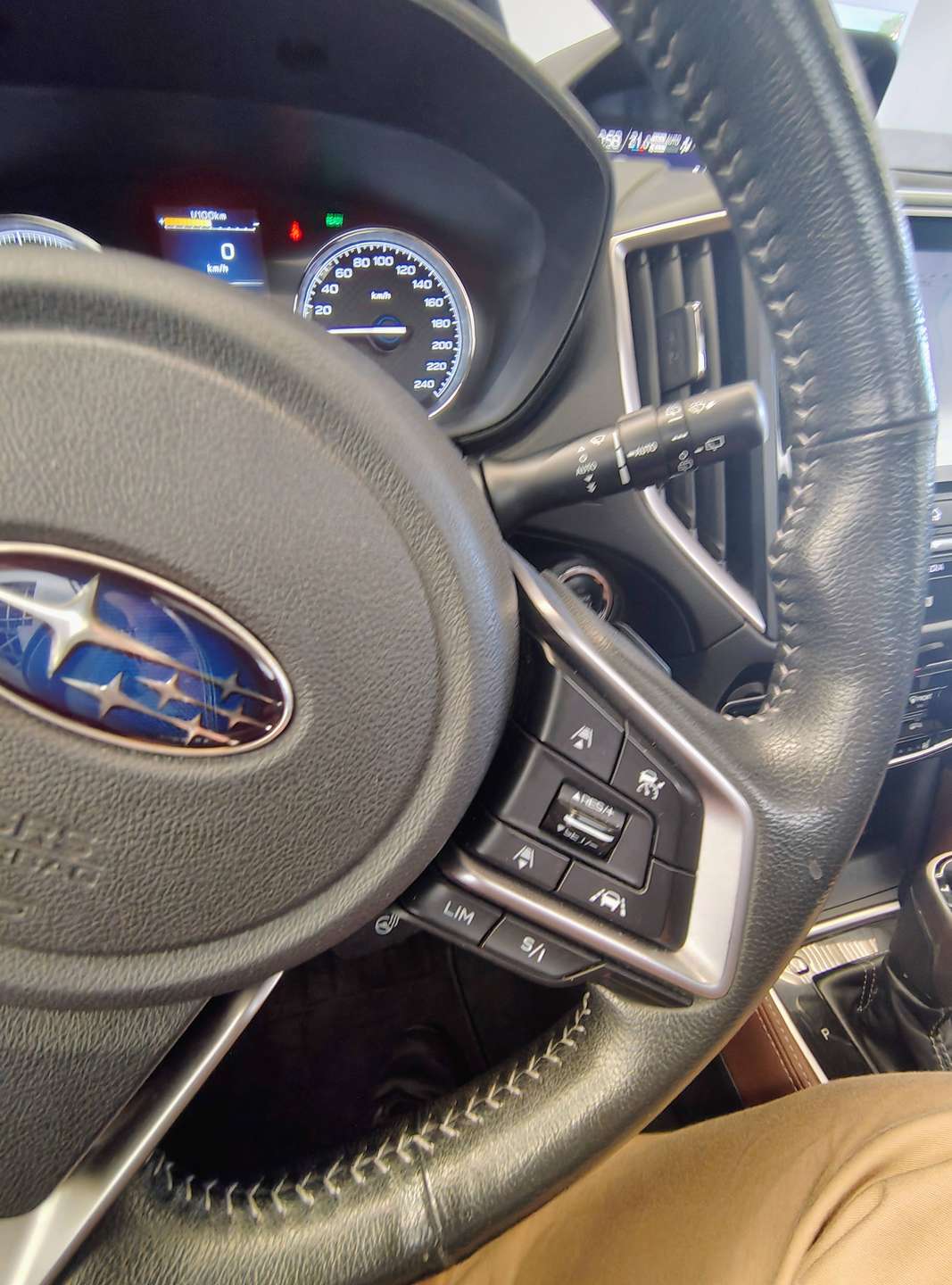 Subaru Forester  Forester 2.0i Premium lineartronic 4×4