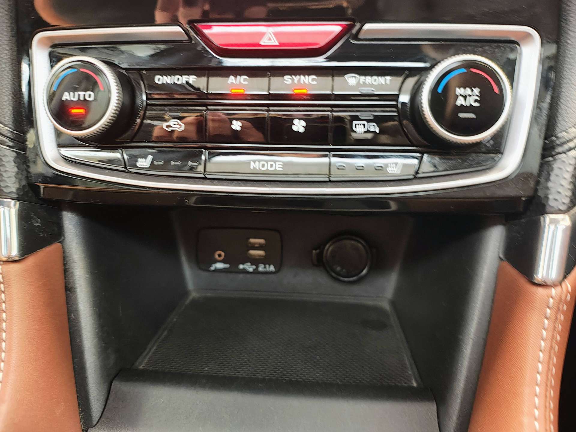 Subaru Forester  Forester 2.0i Premium lineartronic 4×4